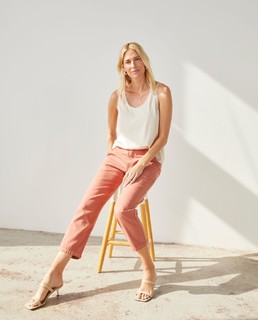 Kristen Taekman feet photo thumbnail