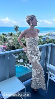 Kristen Taekman feet photo thumbnail