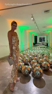 Kristen Taekman feet photo thumbnail