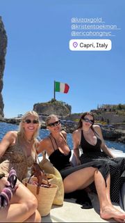 Kristen Taekman feet photo thumbnail