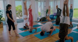 Kristen Wiig feet photo thumbnail