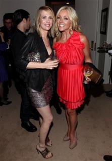 Kristen Wiig feet photo thumbnail