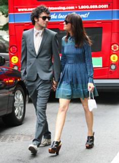 Kristen Wiig feet photo thumbnail