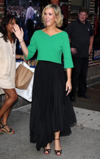 Kristen Wiig feet photo thumbnail