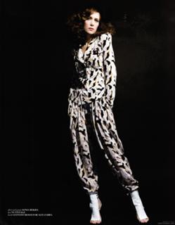 Kristen Wiig feet photo thumbnail