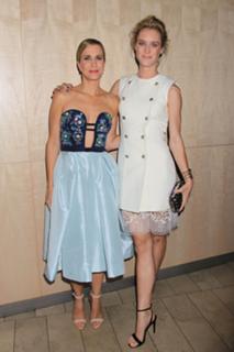 Kristen Wiig feet photo thumbnail