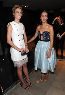 Kristen Wiig feet photo thumbnail