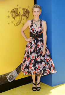 Kristen Wiig feet photo thumbnail