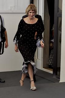 Kristen Wiig feet photo thumbnail