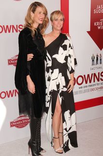 Kristen Wiig feet photo thumbnail