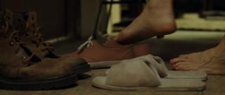 Kristen Wiig feet photo thumbnail