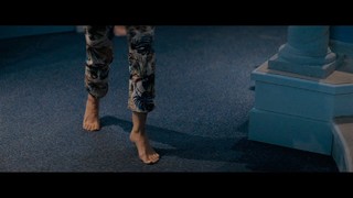 Kristen Wiig feet photo thumbnail