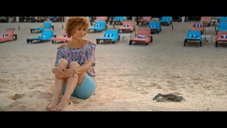 Kristen Wiig feet photo thumbnail