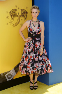 Kristen Wiig feet photo thumbnail