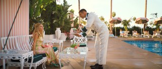 Kristen Wiig feet photo thumbnail