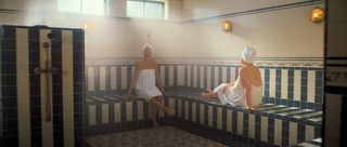 Kristen Wiig feet photo thumbnail