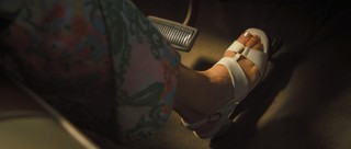 Kristen Wiig feet photo thumbnail