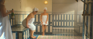 Kristen Wiig feet photo thumbnail
