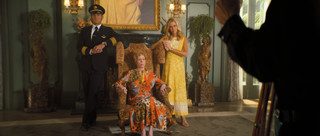 Kristen Wiig feet photo thumbnail