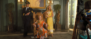 Kristen Wiig feet photo thumbnail