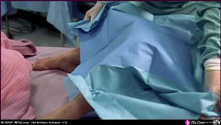 Kristen Wiig feet photo thumbnail