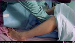 Kristen Wiig feet photo thumbnail