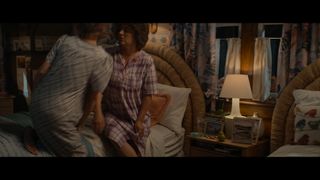 Kristen Wiig feet photo thumbnail