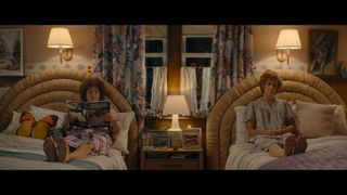 Kristen Wiig feet photo thumbnail