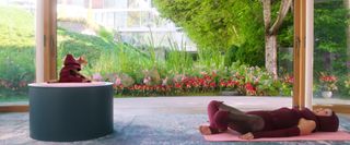 Kristen Wiig feet photo thumbnail