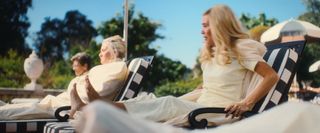 Kristen Wiig feet photo thumbnail