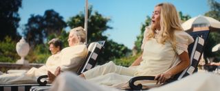 Kristen Wiig feet photo thumbnail