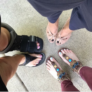 Kristi Lee feet photo 3