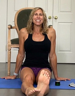 Kristie Ennis feet photo 3
