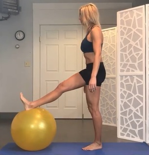 Kristie Ennis feet photo 4