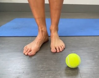 Kristie Ennis feet photo 11