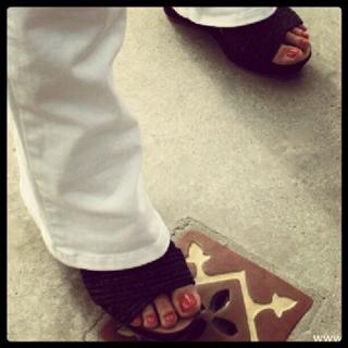 Kristin Adams feet photo 17
