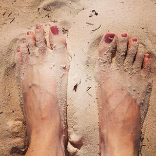 Kristin Bauer van Straten feet photo 20