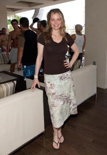 Kristin Bauer van Straten feet photo 1