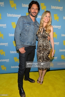Kristin Bauer van Straten feet photo 7