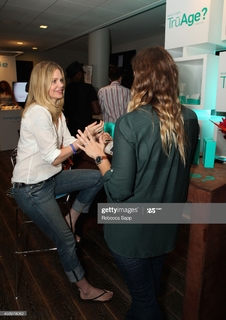 Kristin Bauer van Straten feet photo 13