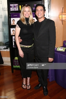 Kristin Bauer van Straten feet photo 2