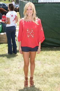 Kristin Cavallari feet photo thumbnail