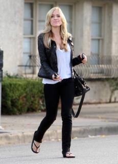 Kristin Cavallari feet photo thumbnail
