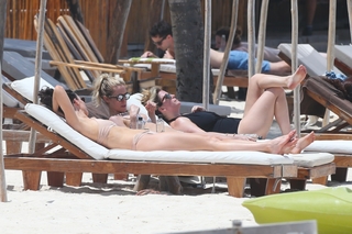 Kristin Cavallari feet photo thumbnail