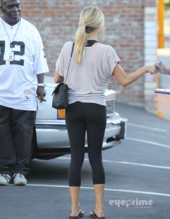 Kristin Cavallari feet photo thumbnail