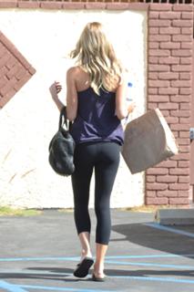 Kristin Cavallari feet photo thumbnail