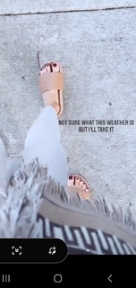 Kristin Cavallari feet photo thumbnail