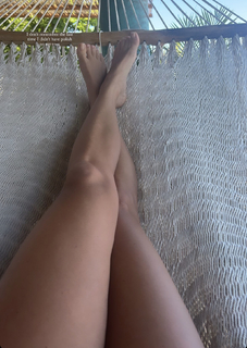 Kristin Cavallari feet photo thumbnail