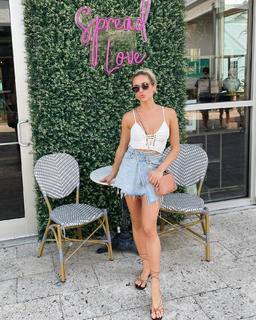 Kristin Cavallari feet photo thumbnail