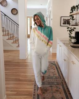 Kristin Cavallari feet photo thumbnail